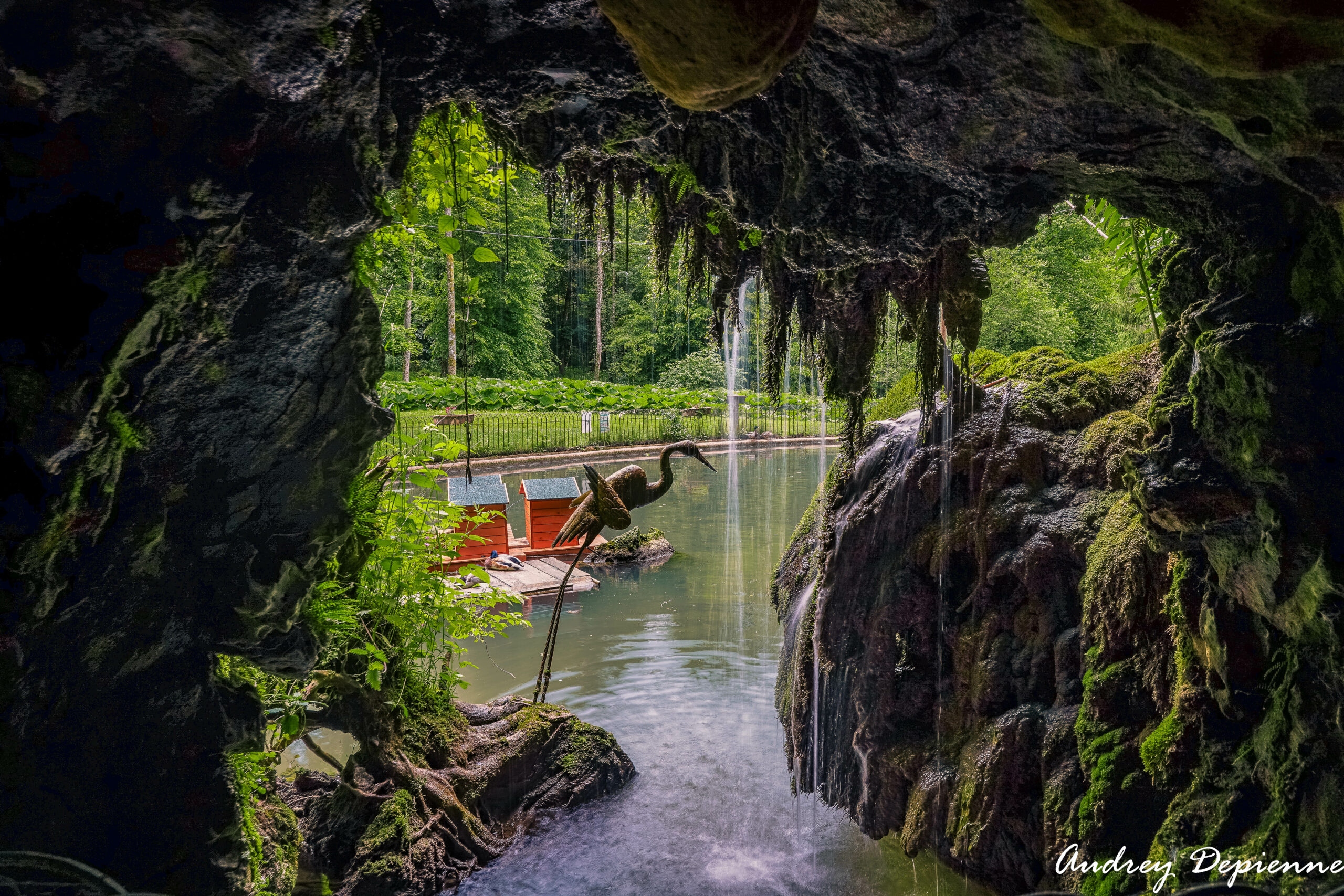 Sous la grotte